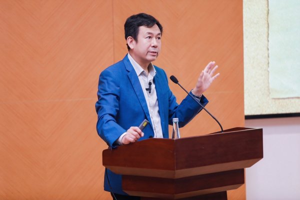 易信盈 中国为什么总与诺奖失之交臂？清华教授：缺乏这种教育是原因之一